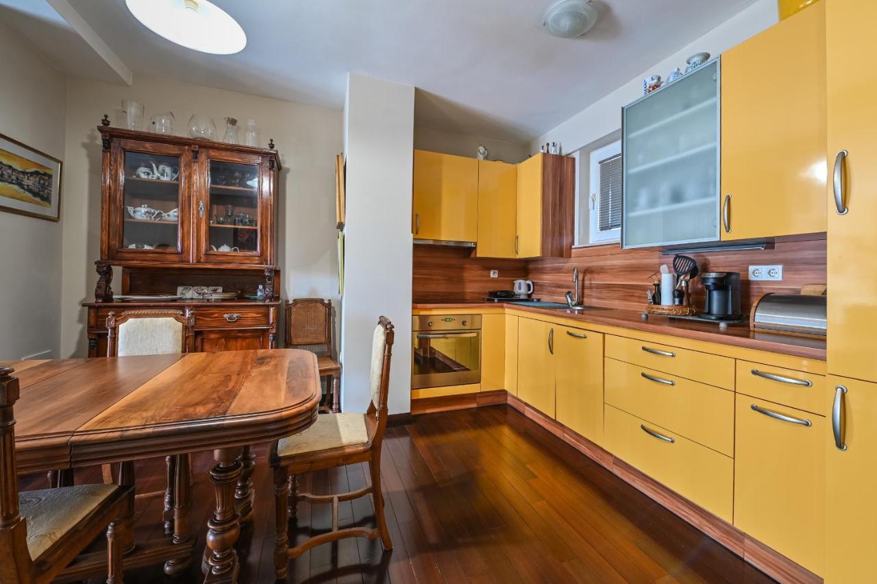 Dada -excellent Nearby Old Apartment